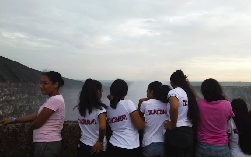 turistas-volcan-masaya